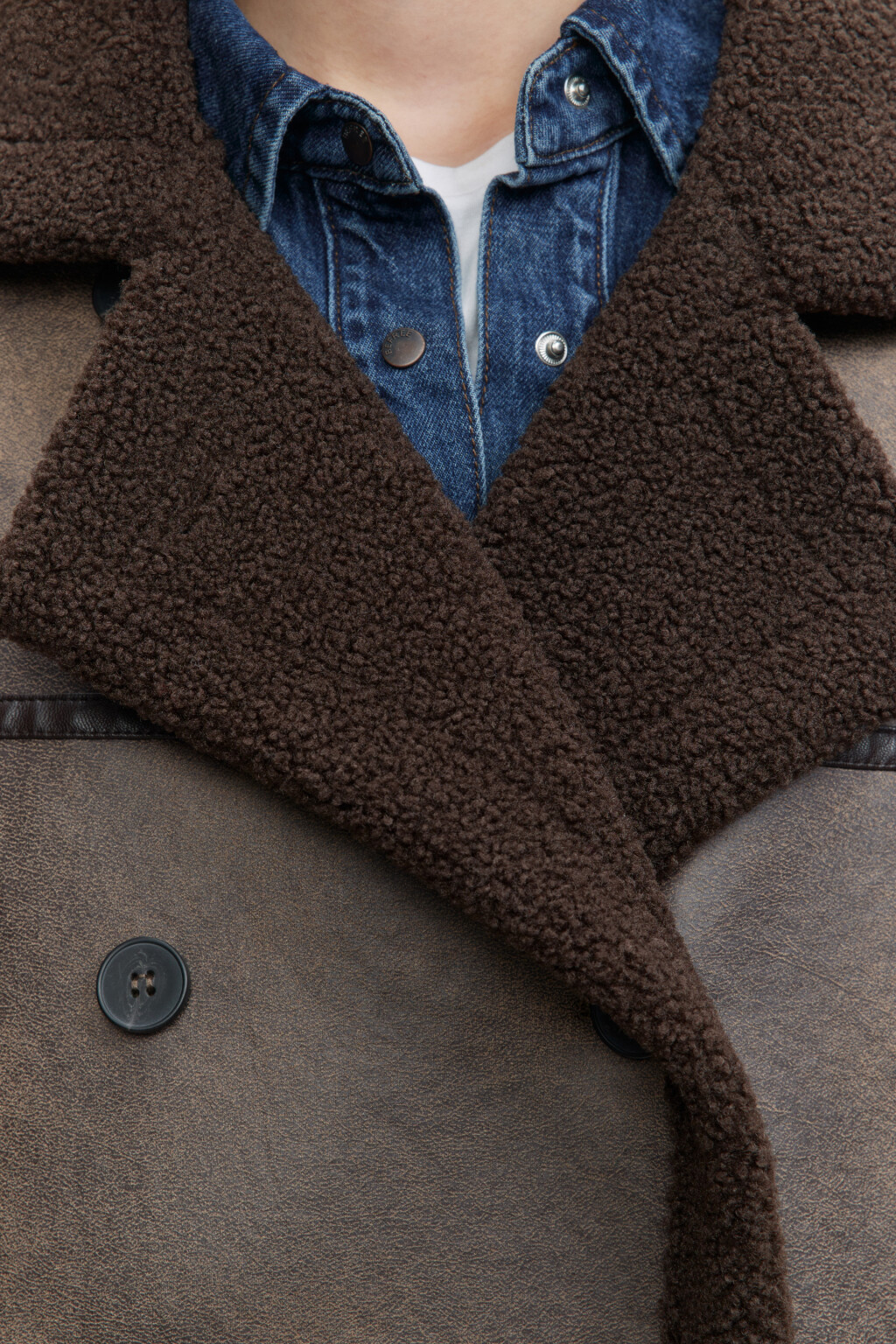 Дубленка длинная с вареным эффектом - цвет коричневый - 2