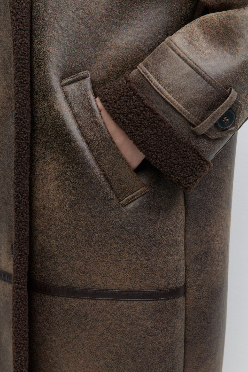 Дубленка длинная с вареным эффектом - цвет коричневый - 7
