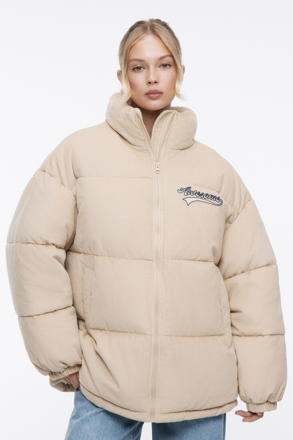 Куртка oversize дутая из вельветовой ткани - цвет бежевый - 3