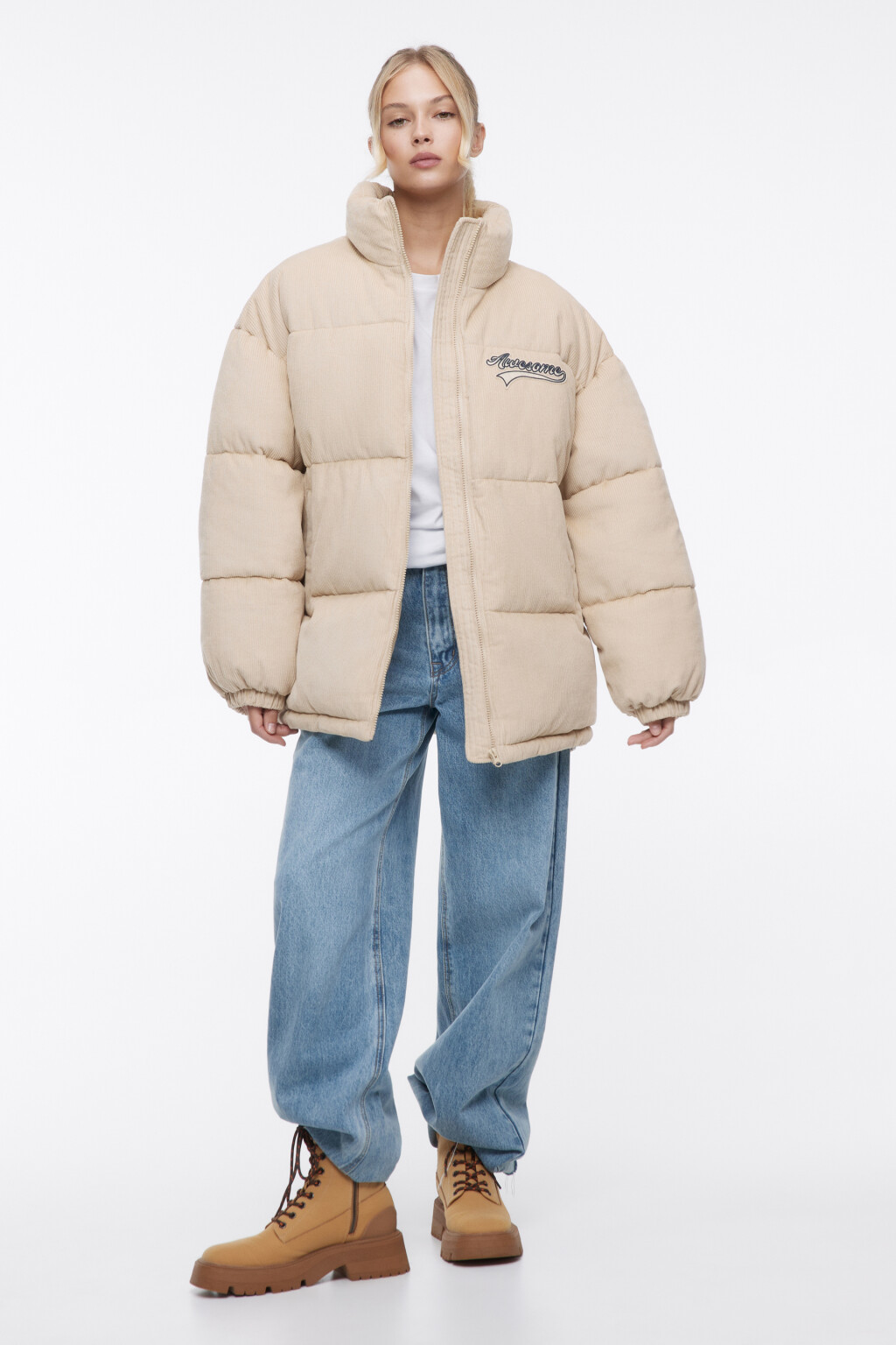 Куртка oversize дутая из вельветовой ткани - цвет бежевый - 2