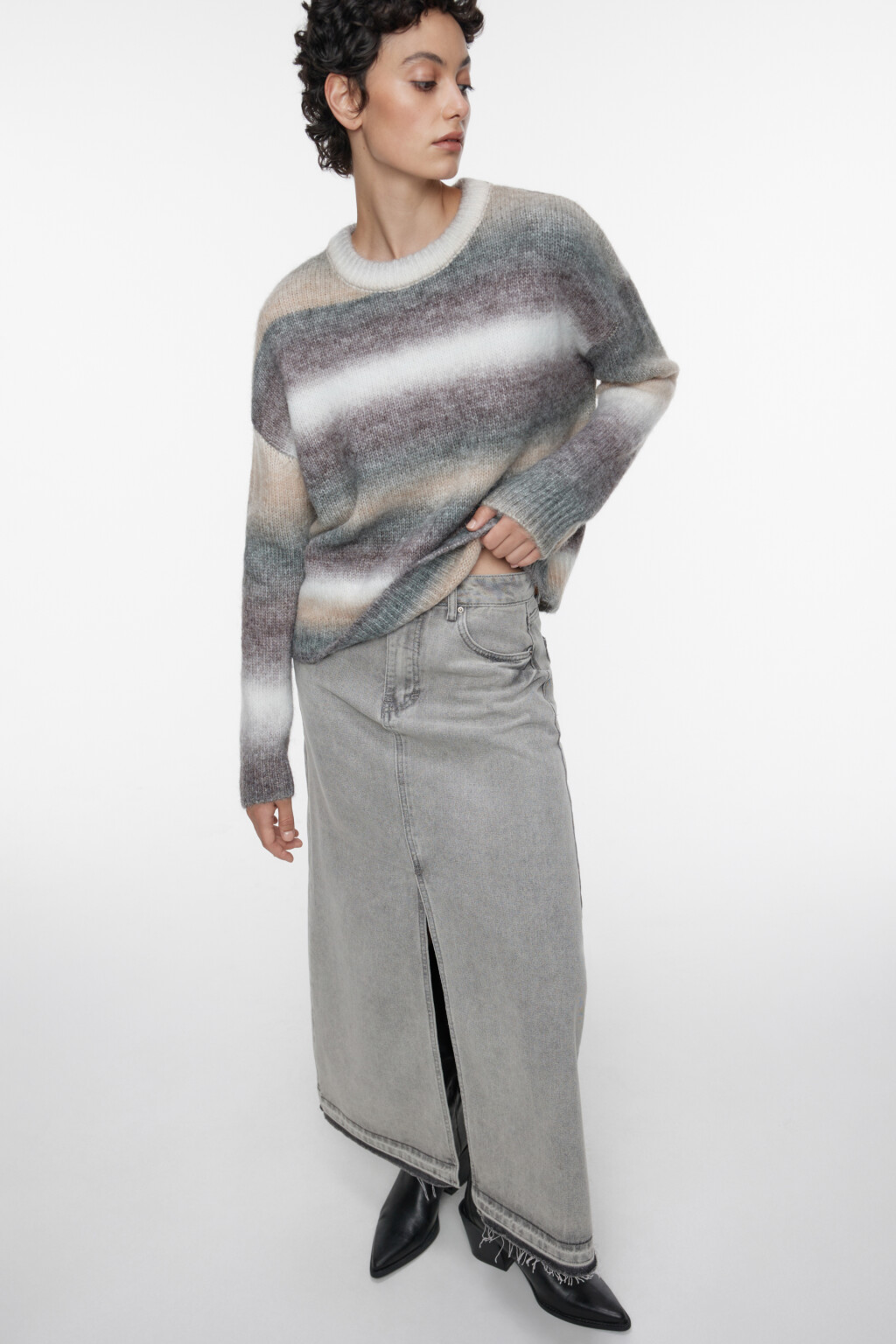 Юбка-трапеция макси джинсовая с открытыми срезами - цвет серый - 1