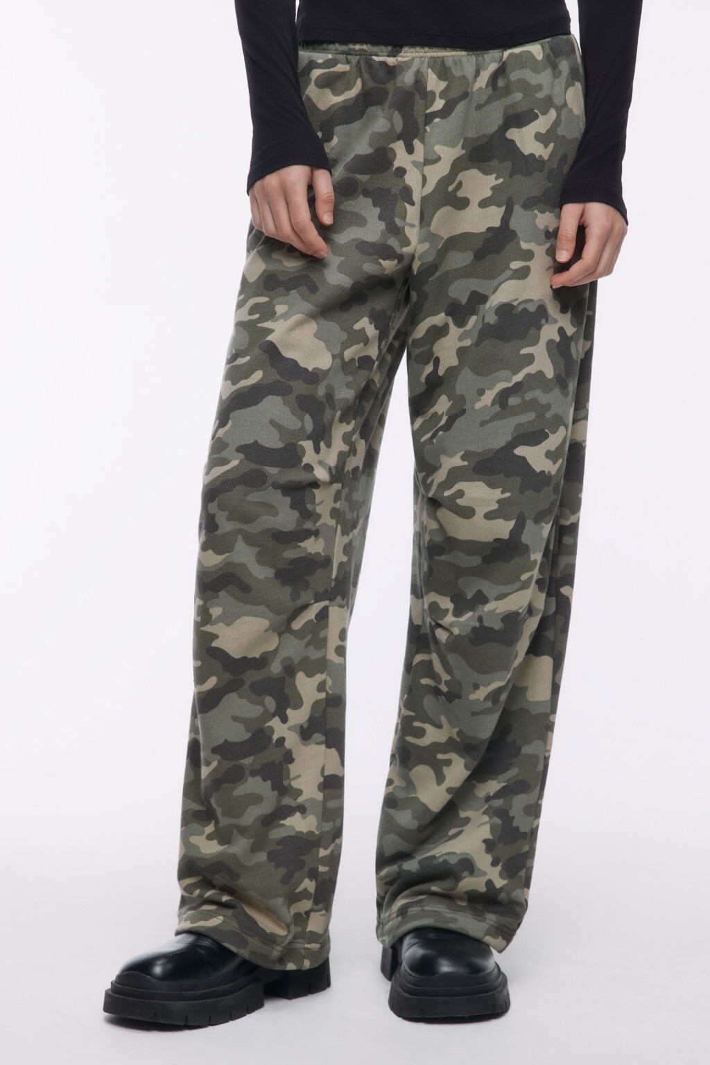 Брюки трикотажные с армейским принтом - цвет зеленый - 2
