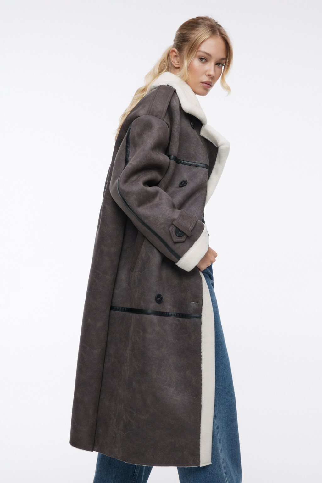 Дубленка длинная с широким воротником - цвет серый - 2