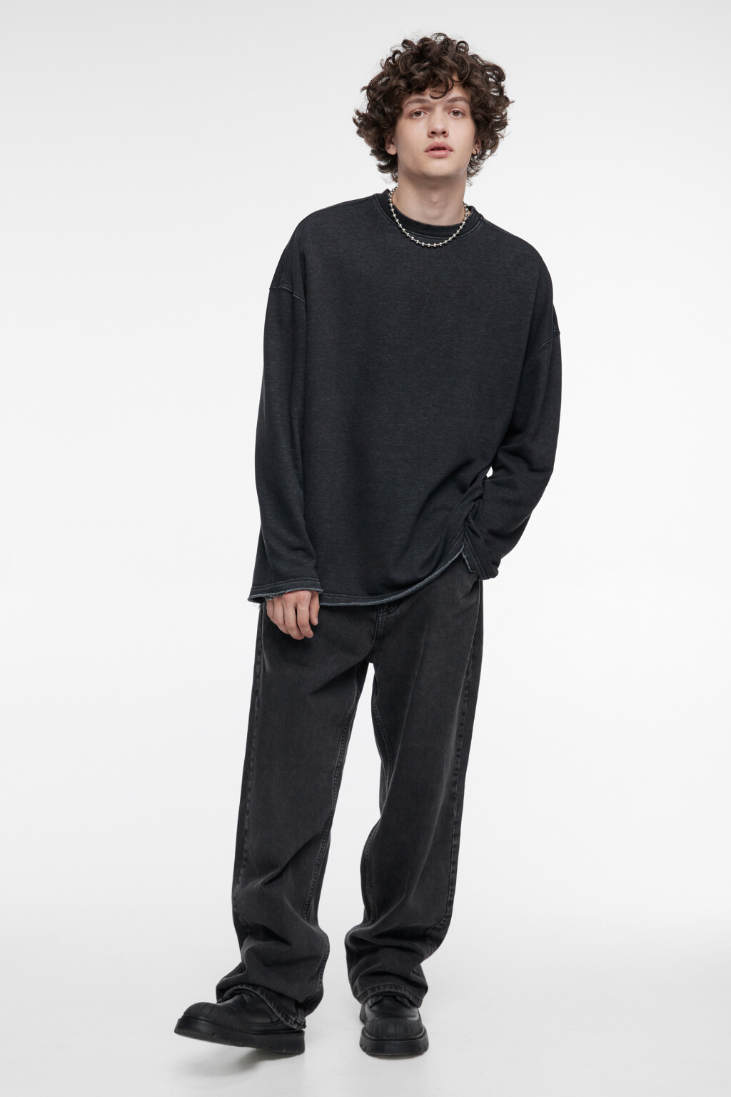 Свитшот oversize с состаренным эффектом - цвет черный - 4