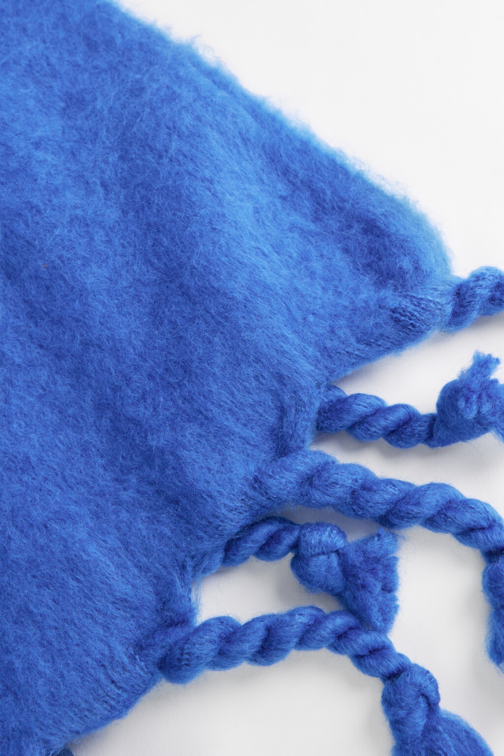 Шарф пухлый с бахромой-косичками - цвет синий - 2
