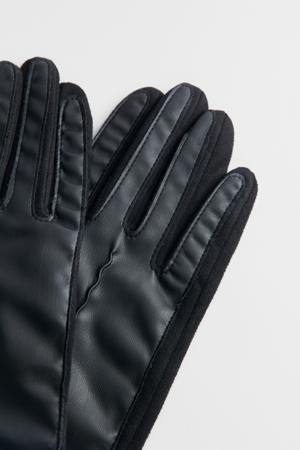 Перчатки из искусственной кожи с подкладкой - цвет черный - 3