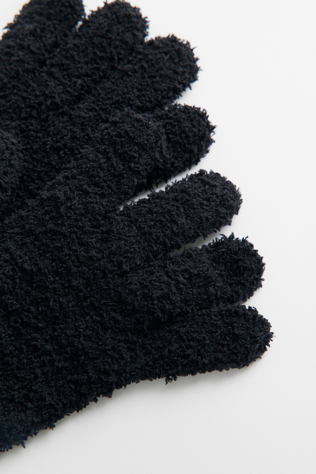 Перчатки вязаные теплые из пушистой пряжи - цвет черный - 2