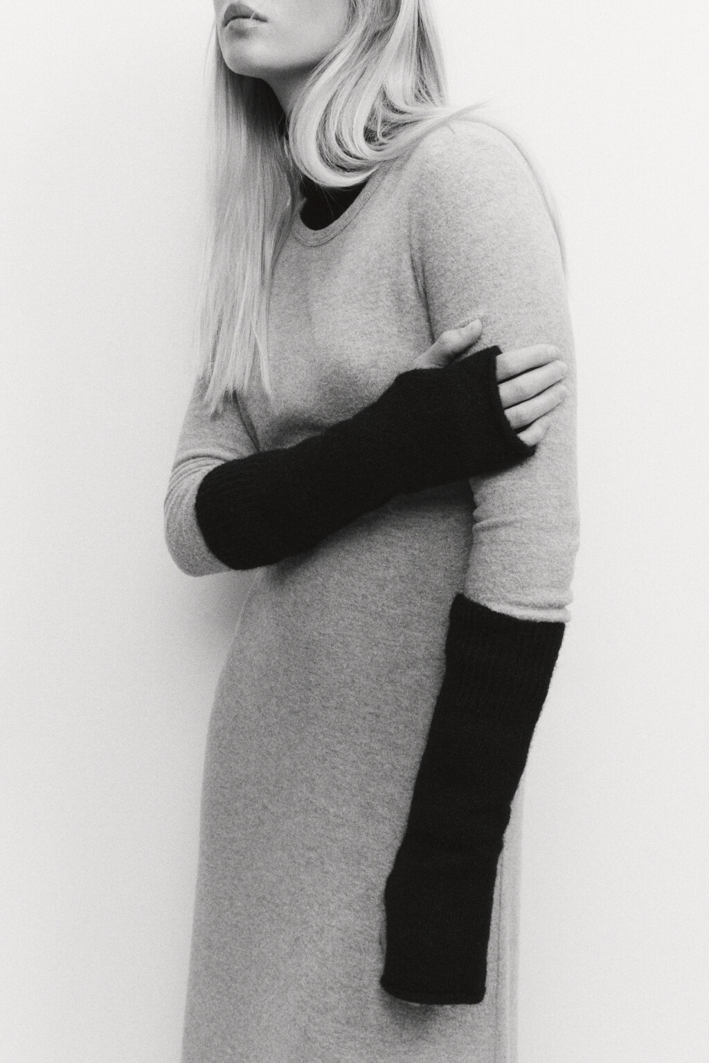 Перчатки-митенки без пальцев вязаные с шерстью - цвет черный - 1