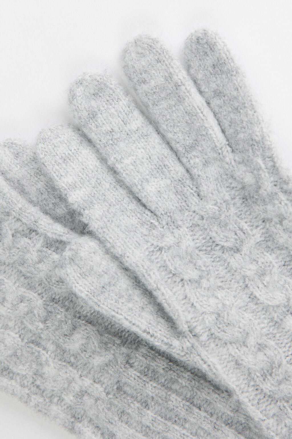 Перчатки вязаные с узором-косичкой - цвет серый - 3