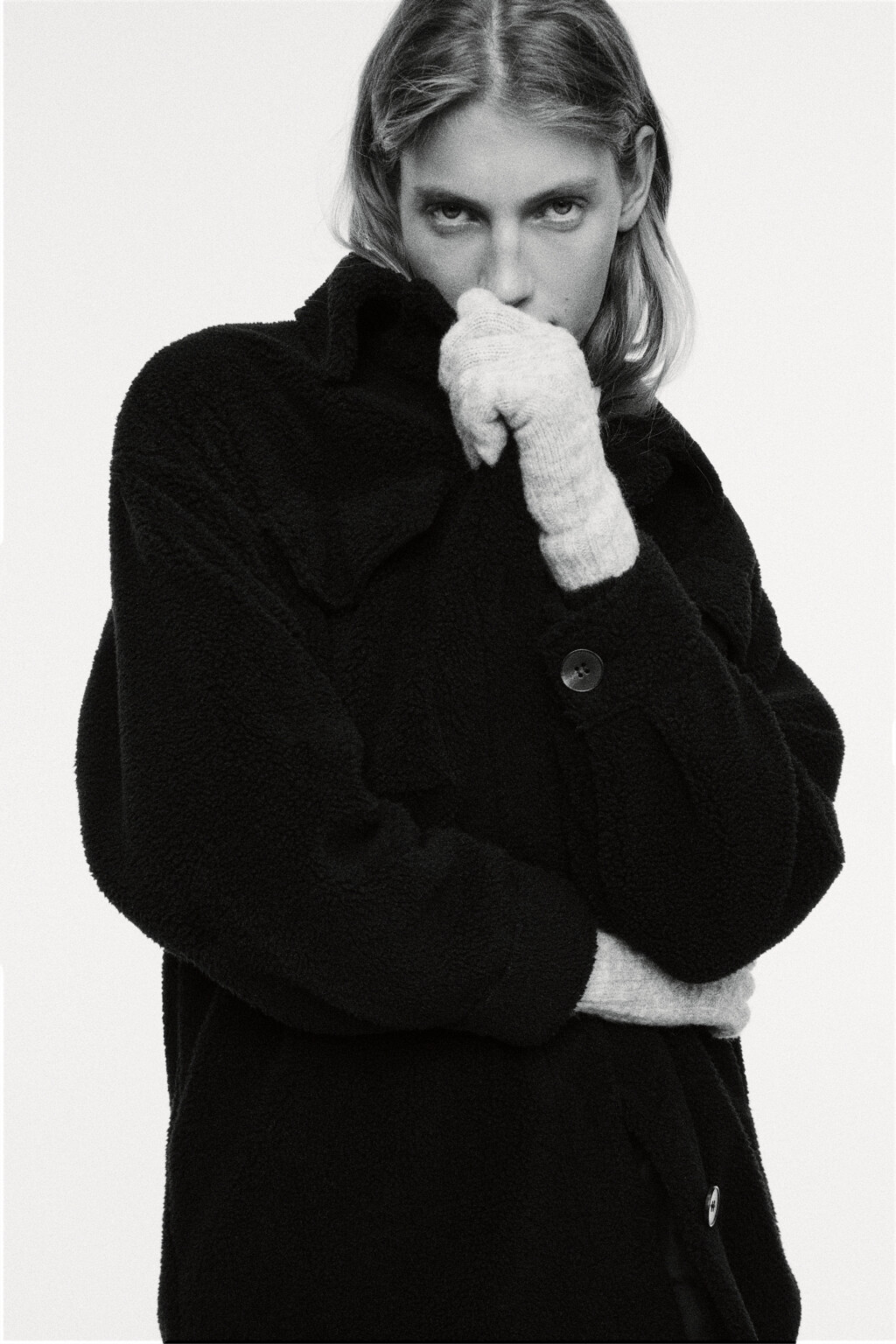 Перчатки вязаные с узором-косичкой - цвет серый - 1