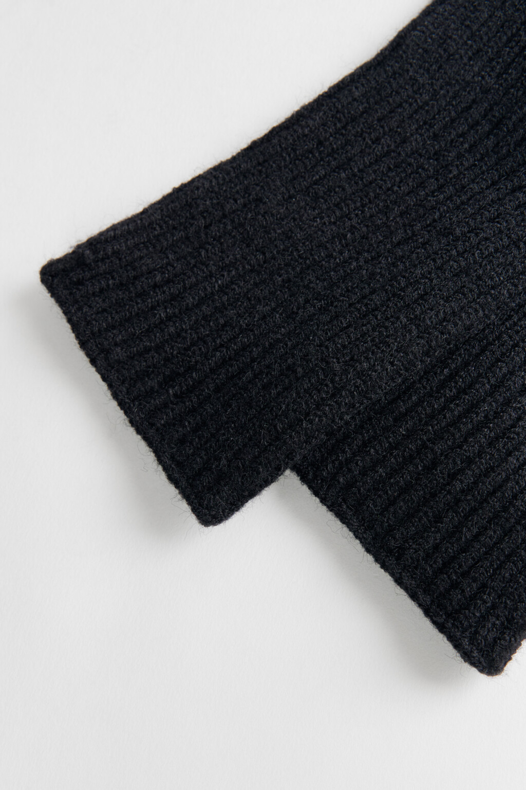 Перчатки вязаные удлиненные из вискозы - цвет черный - 2