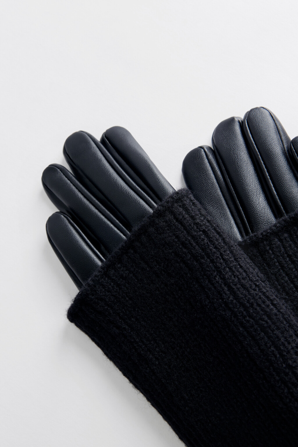 Перчатки с вязаными митенками - цвет черный - 3