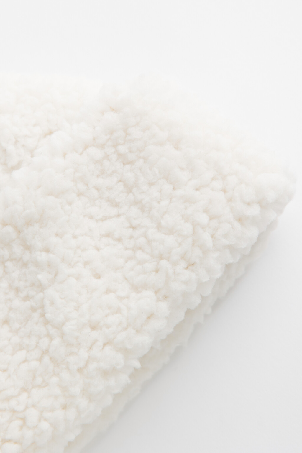 Шапка короткая утепленная из меха под овчину - цвет бежевый - 2