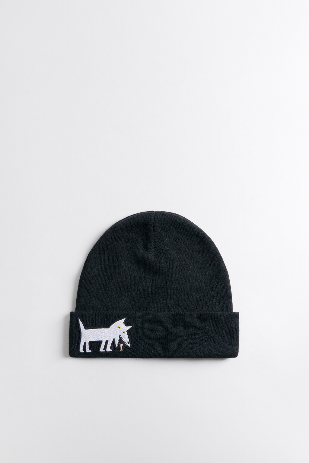 Шапка-бини вязаная с патчем-вышивкой - цвет мультиколор - 3