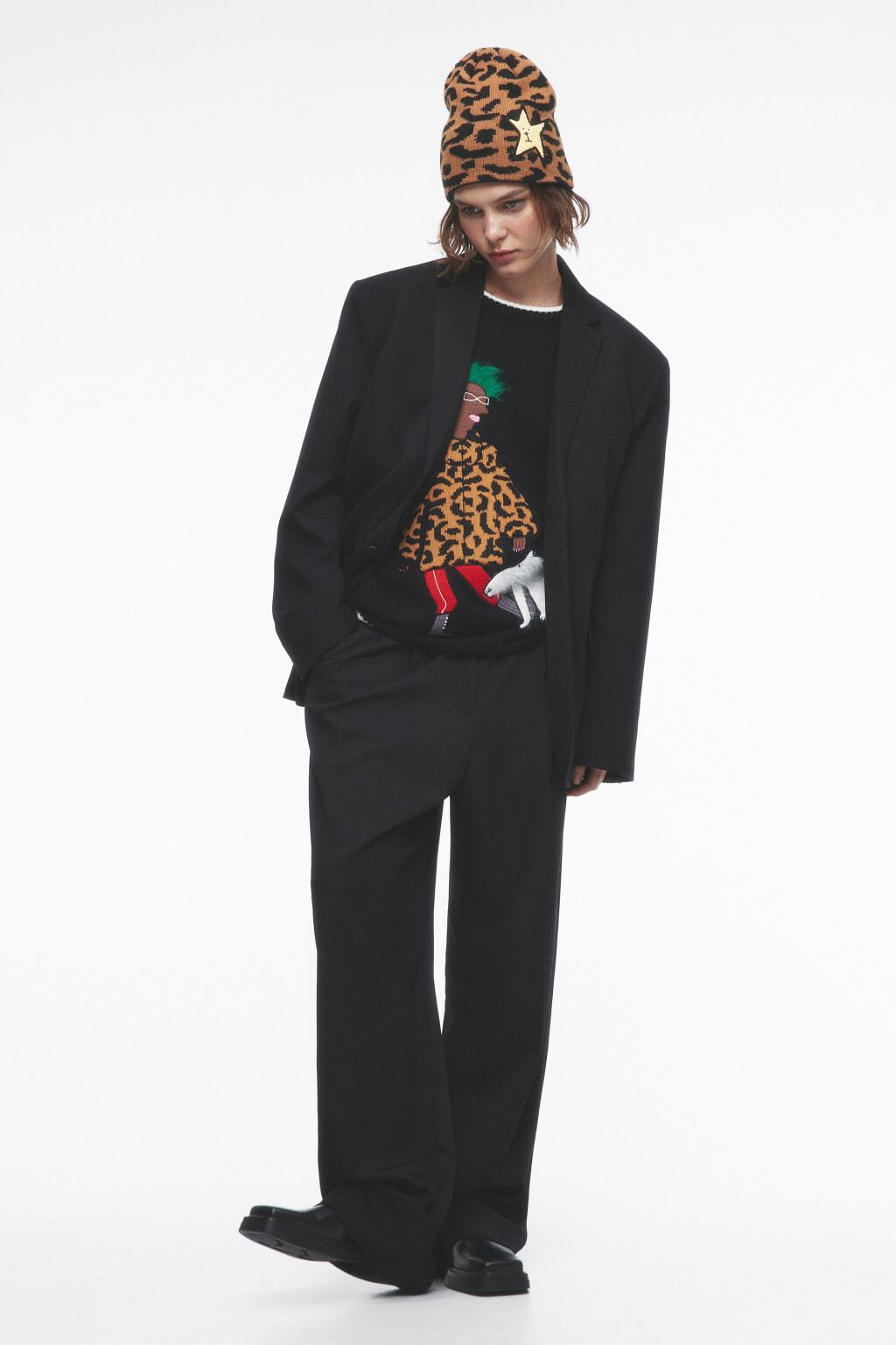 Шапка вязаная с принтом и нашивкой - цвет мультиколор - 2