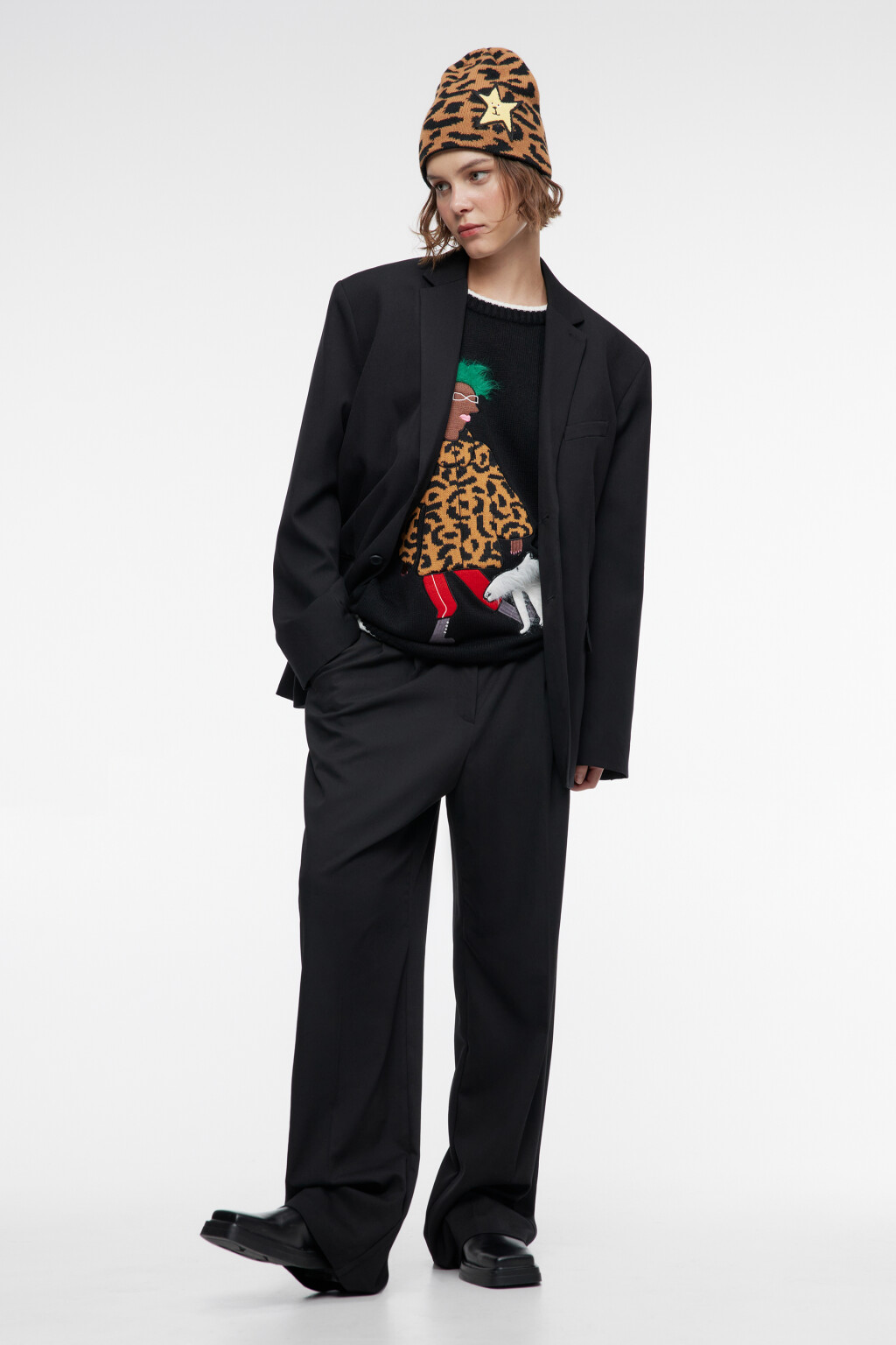 Шапка вязаная с принтом и нашивкой - цвет мультиколор - 3