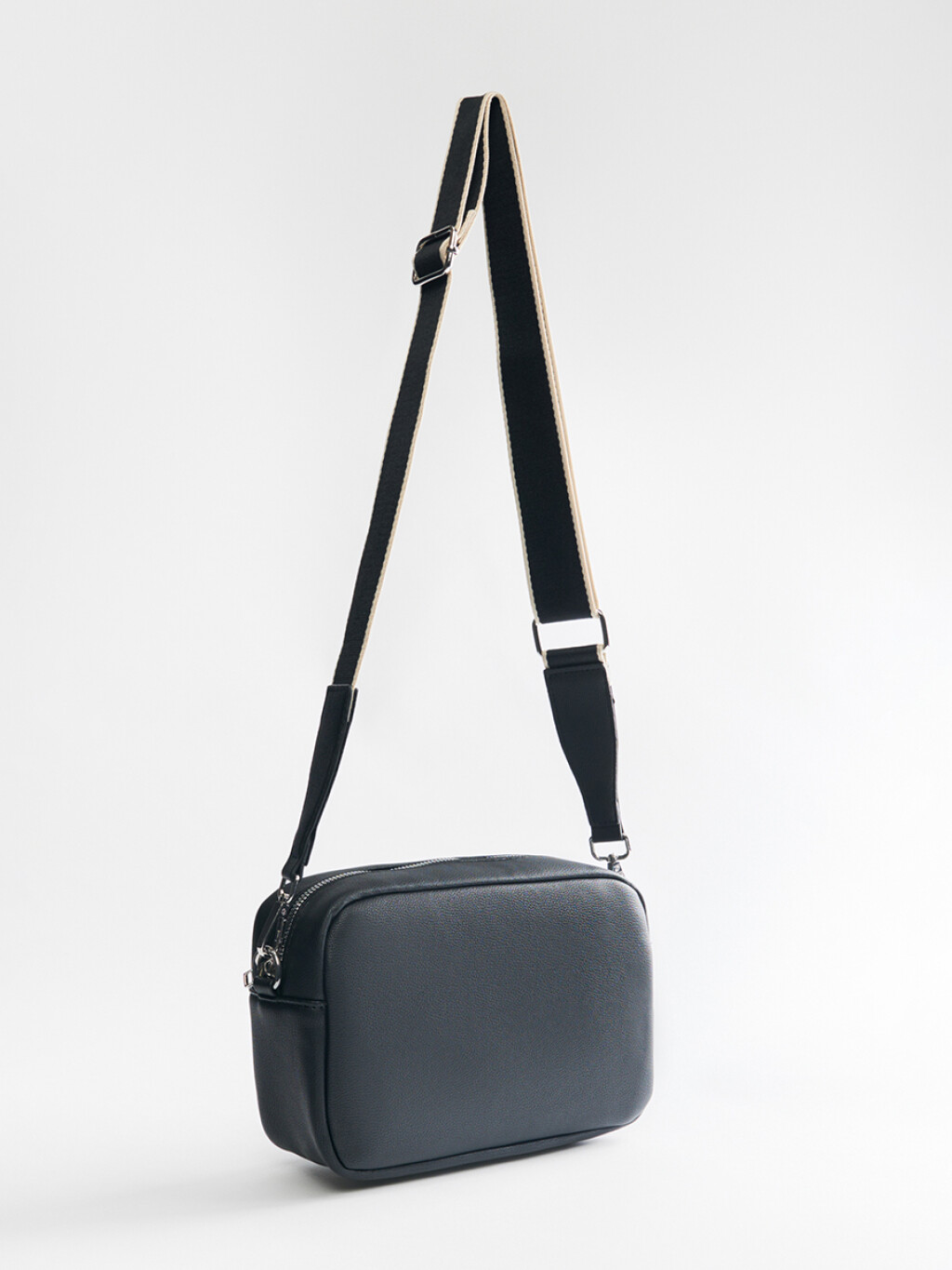 Сумка-кроссбоди с широким текстильным ремнем - цвет черный - 2