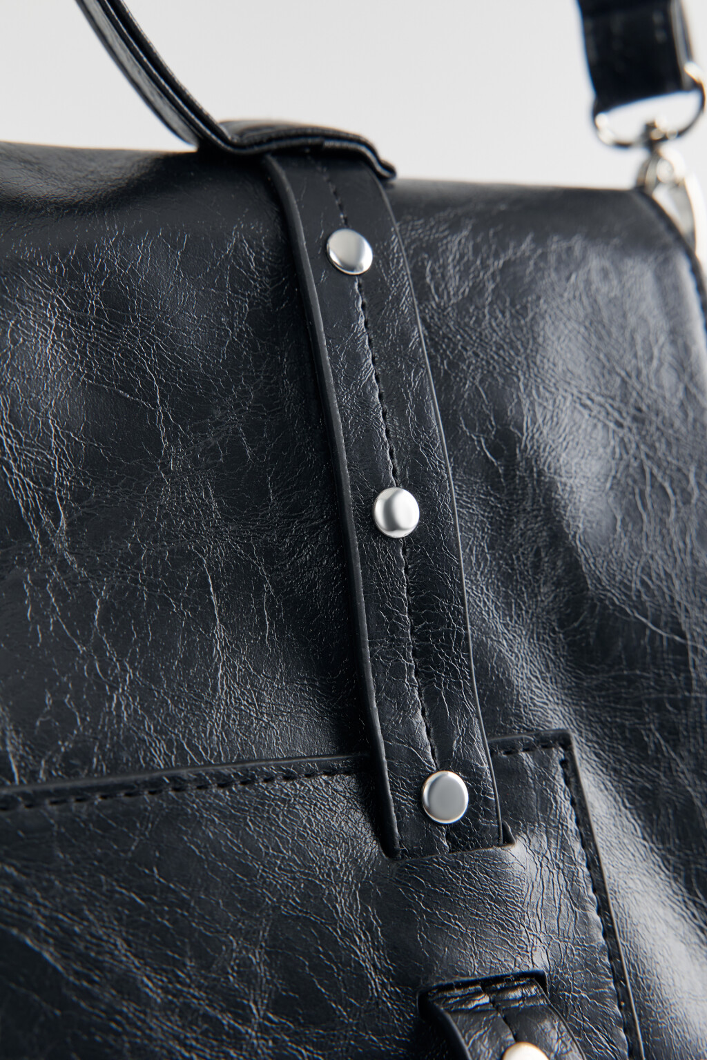 Сумка-портфель из фактурной искусственной кожи - цвет черный - 5