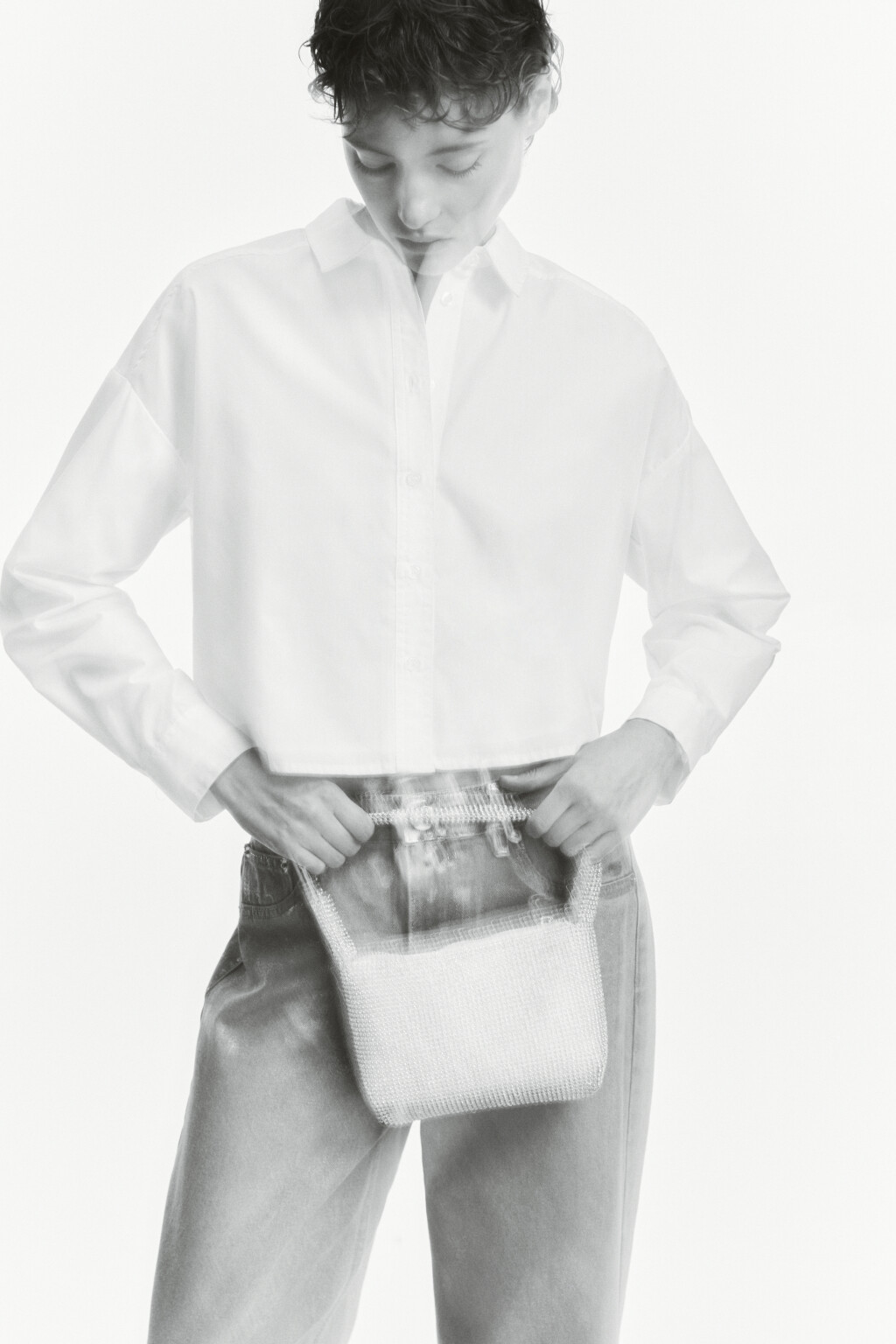 Сумка-клатч из страз на коротком ремешке - цвет серый - 1