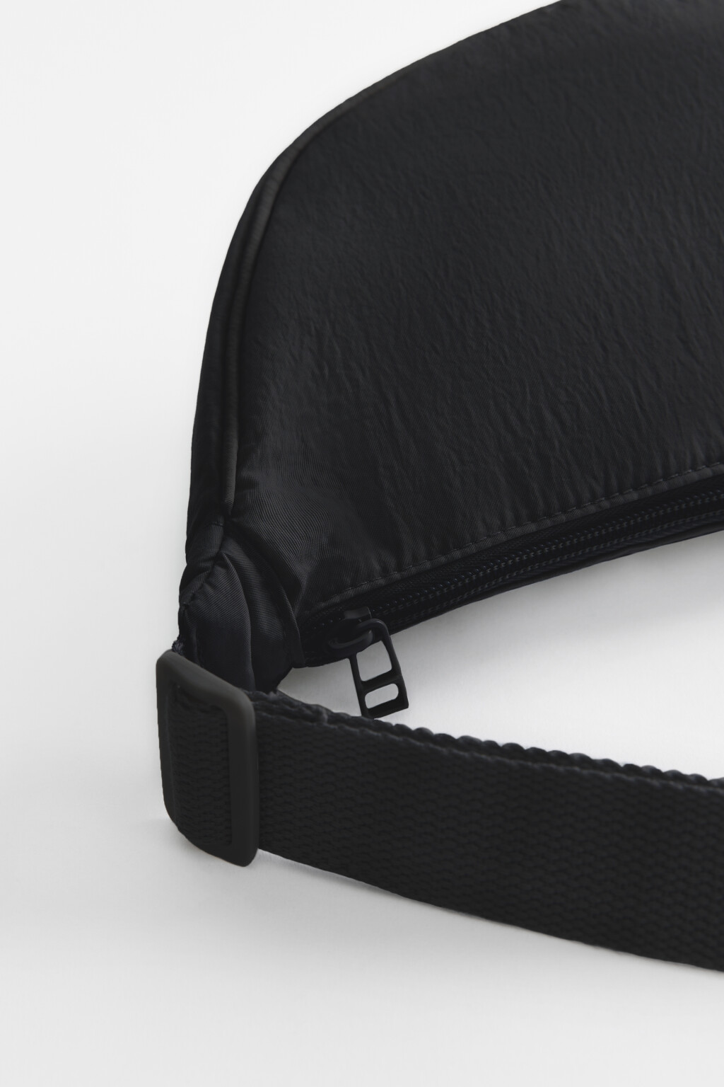 Сумка-бананка поясная из плащевой ткани - цвет черный - 3