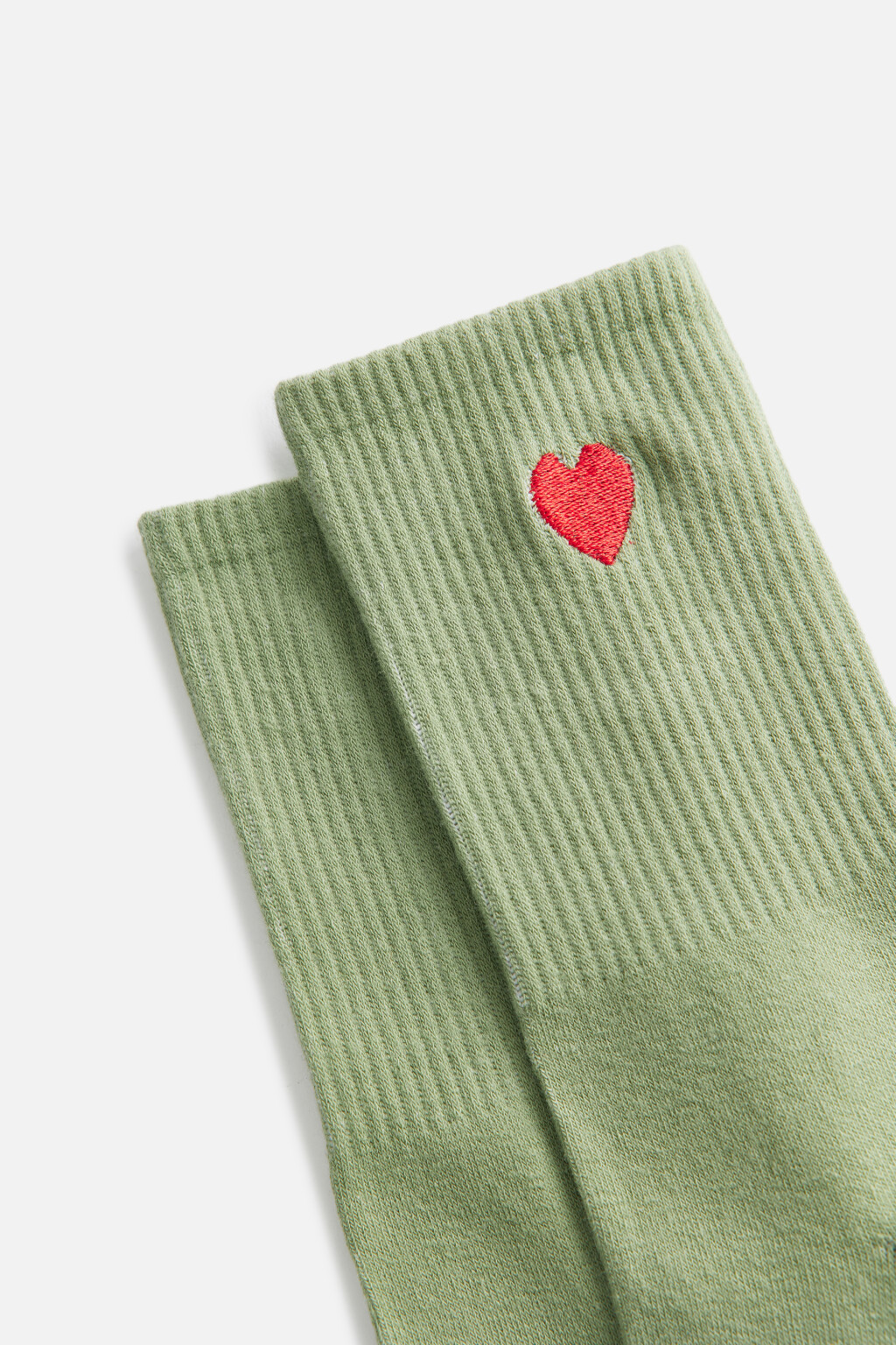 Носки высокие хлопковые с вышивкой-сердечком - цвет зеленый - 2