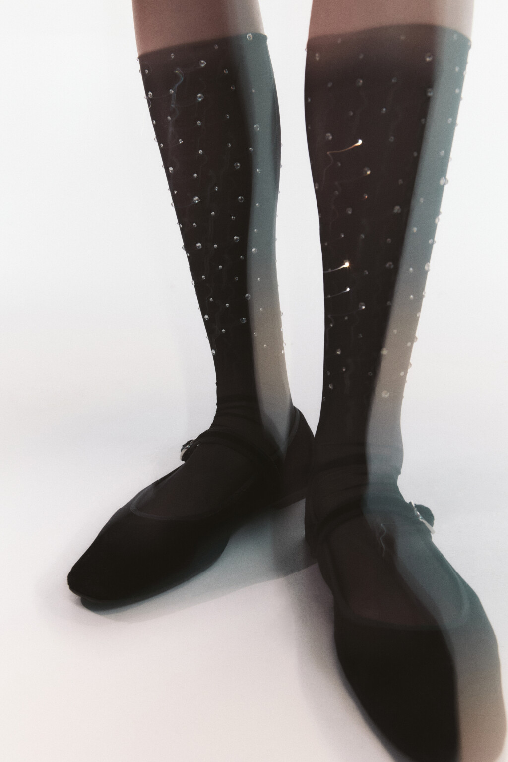 Гольфы из сетки со стразами - цвет черный - 1