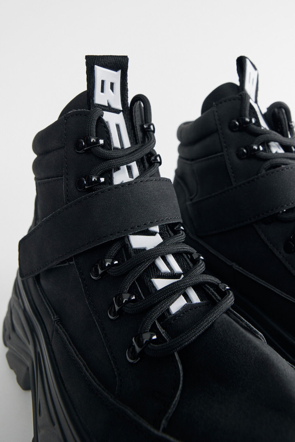 Ботинки из искусственного нубука на высокой подошве - цвет черный - 5