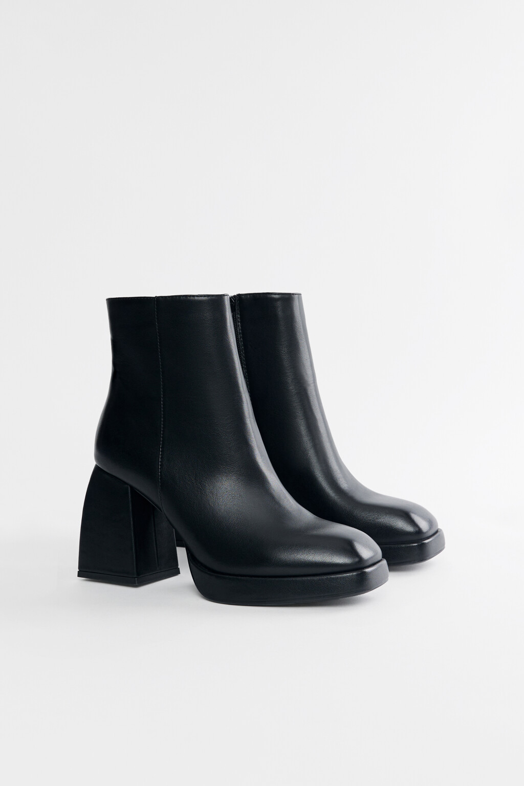 Ботильоны на высоком квадратном каблуке - цвет черный - 3