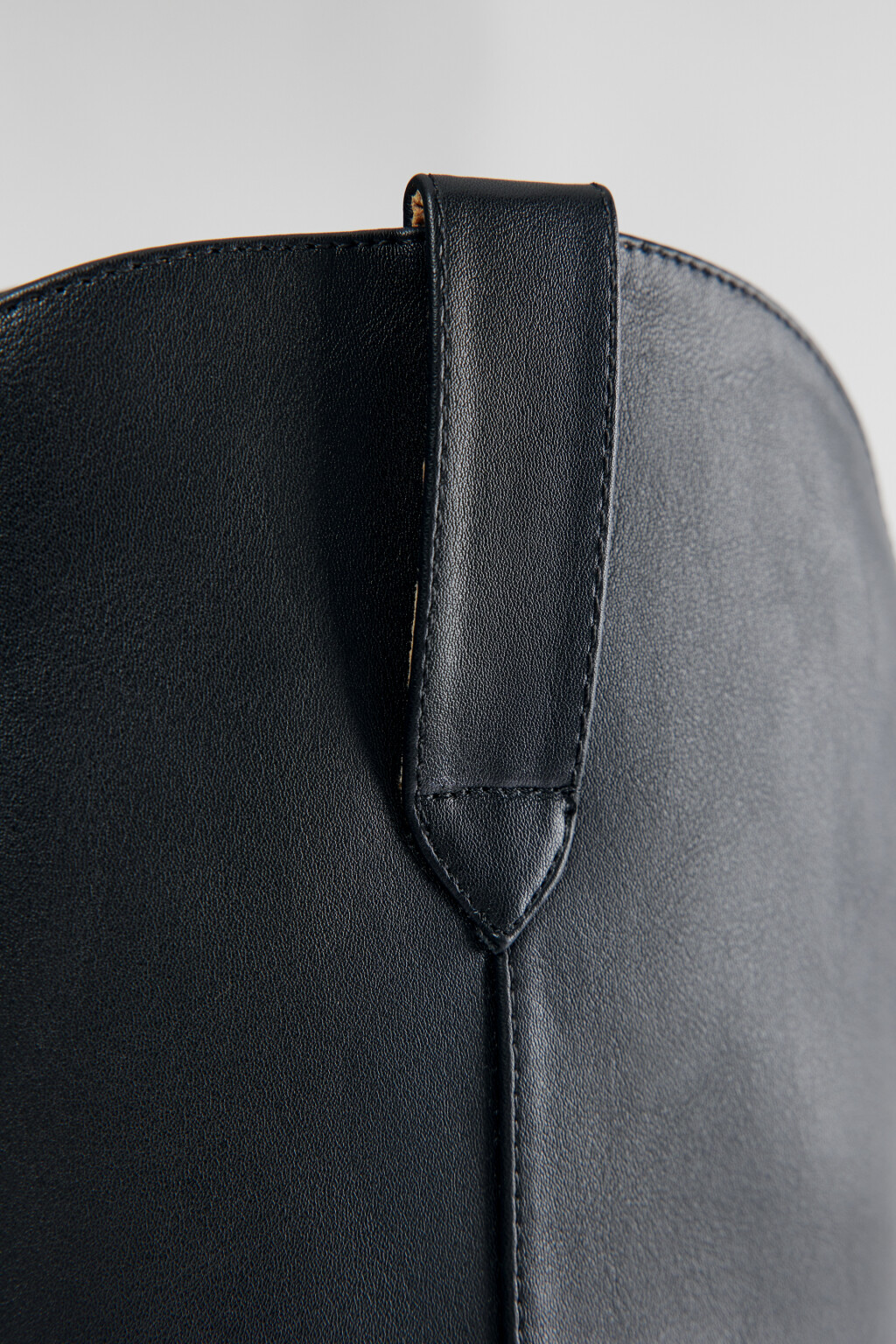 Сапоги-казаки с острым носком высокие из искусственной кожи - цвет черный - 5