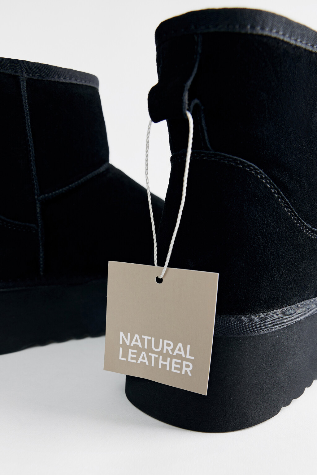 Ботинки-угги из натуральной замши короткие утепленные - цвет черный - 5