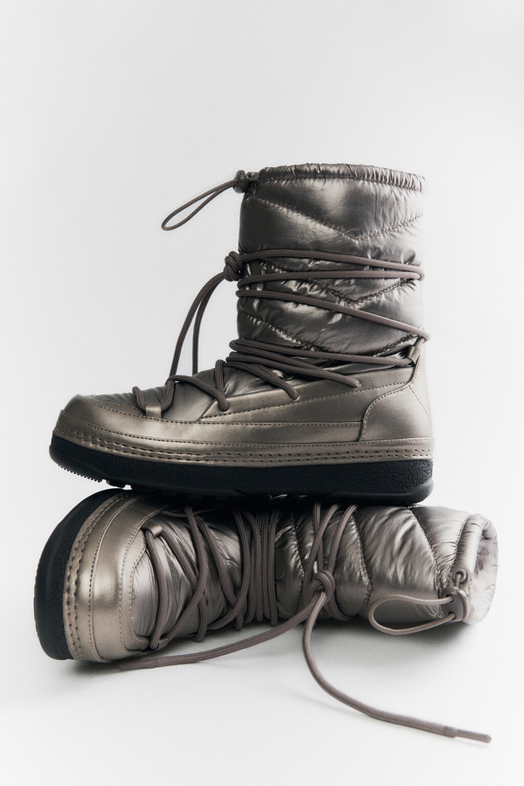 Ботинки-дутики утепленные с декоративной шнуровкой - цвет бежевый - 1