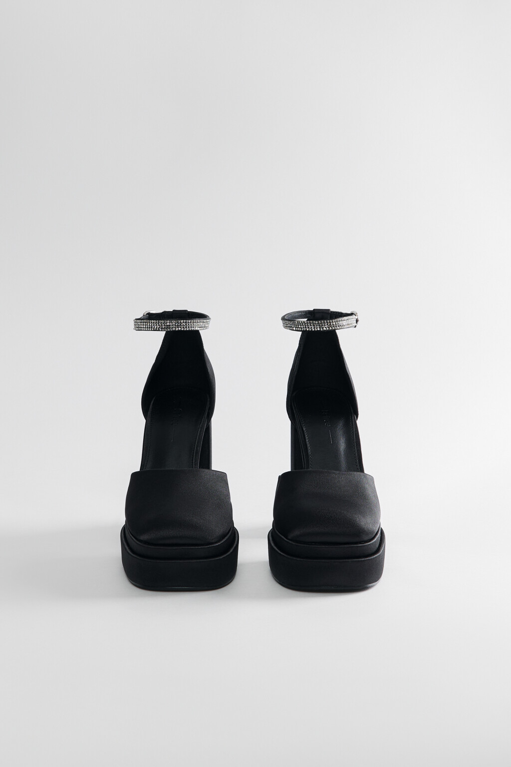 Туфли на платформе атласные со стразами - цвет черный - 5