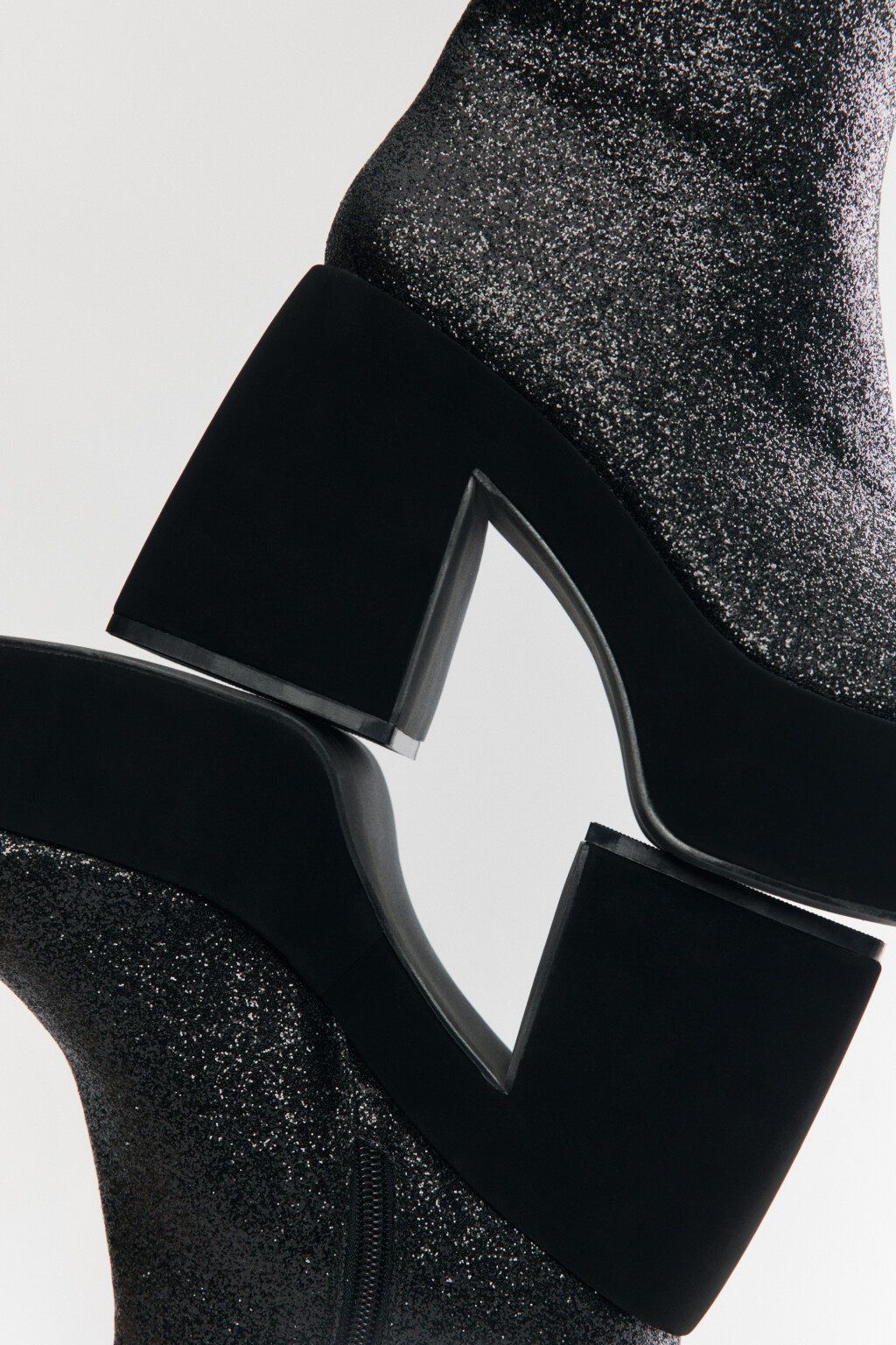 Ботильоны блестящие на каблуке с платформой - цвет черный - 8