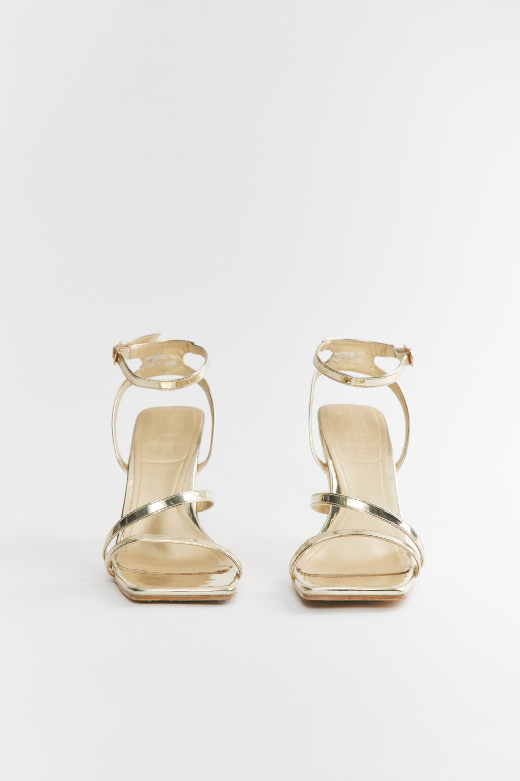 Босоножки на каблуке зеркальные - цвет желтый - 5