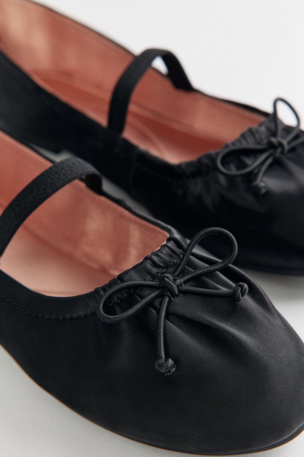 Балетки сатиновые с бантиком и резинкой - цвет черный - 6