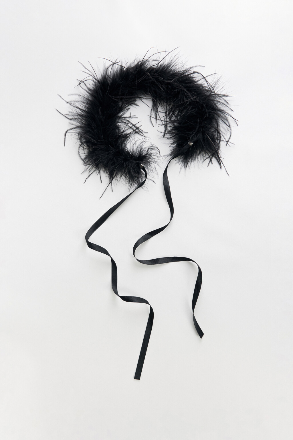 Чокер текстильный с отделкой из перьев - цвет черный - 1