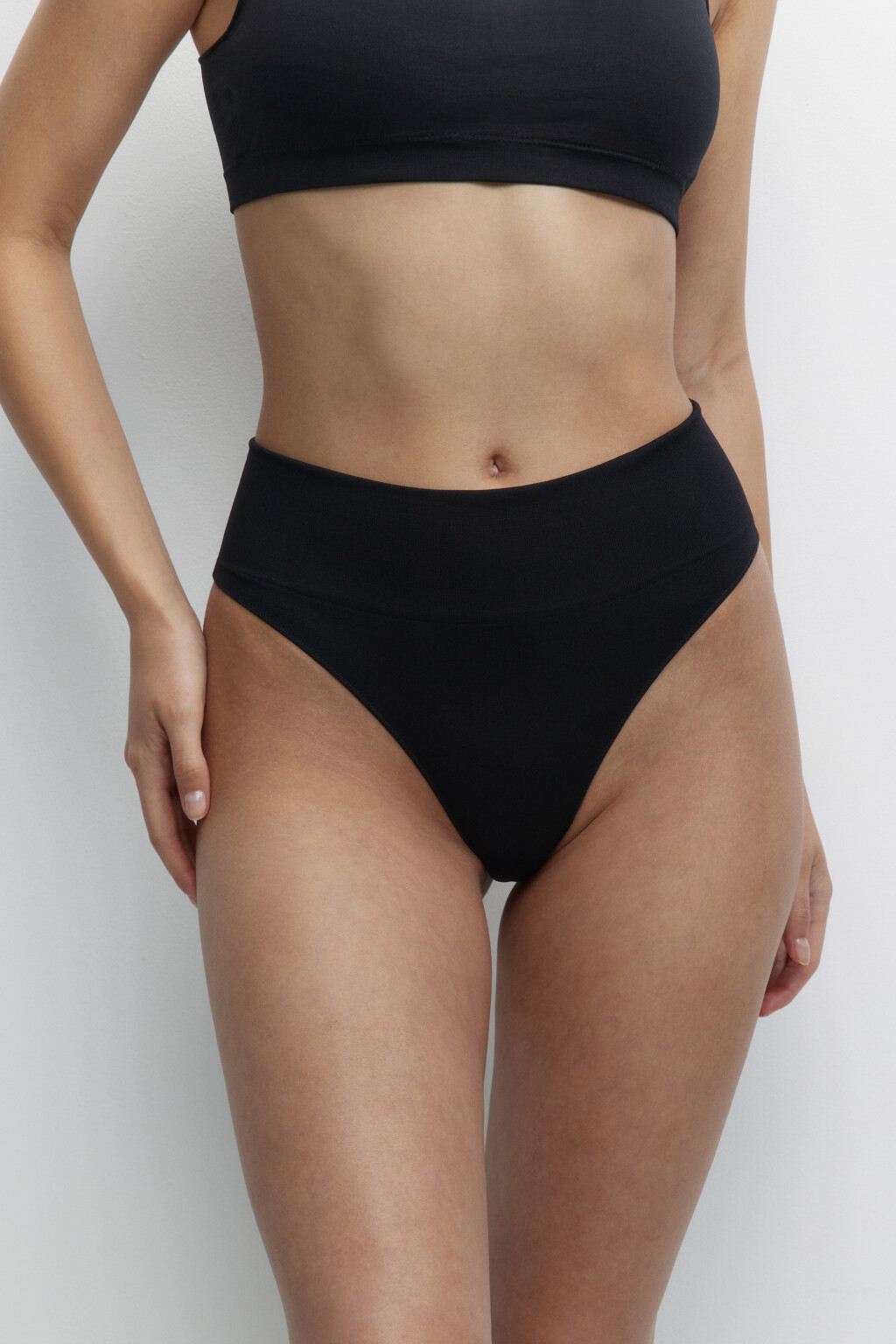 Трусики-стринги бесшовные с высокой посадкой - цвет черный - 1