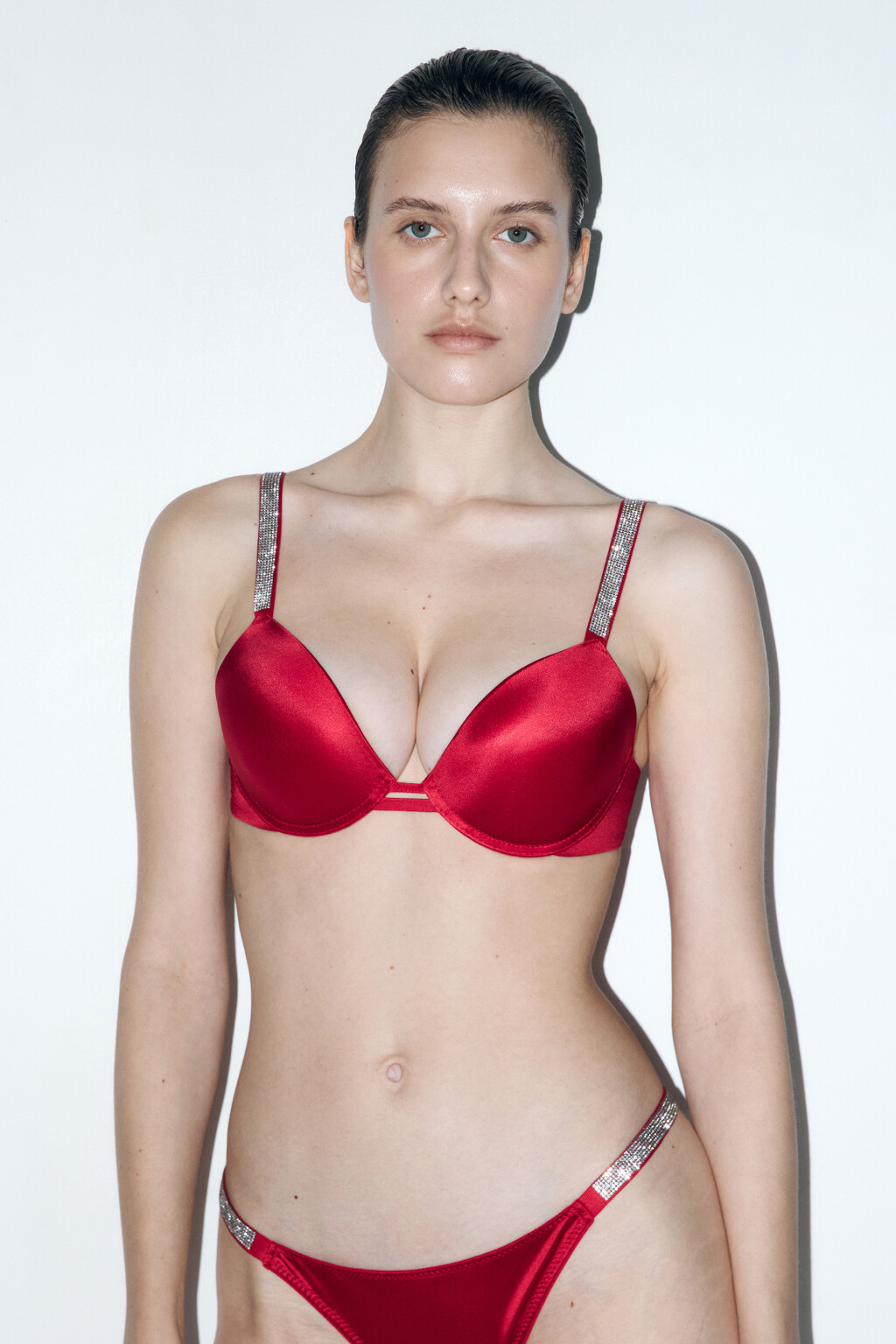 Бюстгальтер-бра со стразами на бретельках - цвет красный - 2