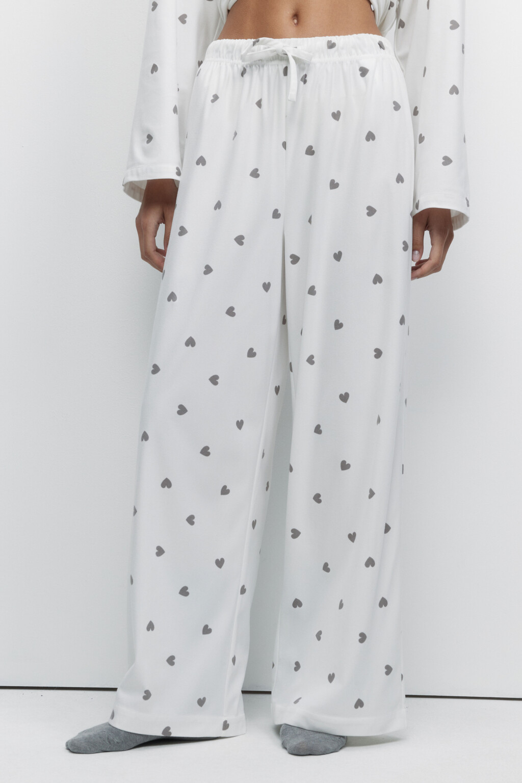 Брюки домашние широкие из мягкой ткани - цвет черный - 2