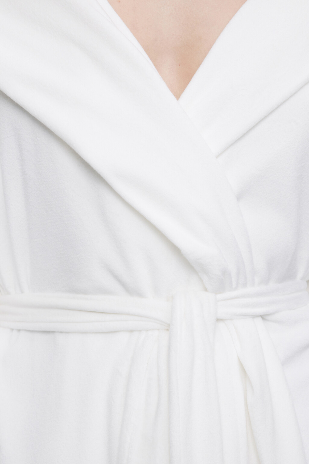 Халат велюровый с длинными ушами на капюшоне - цвет белый - 6