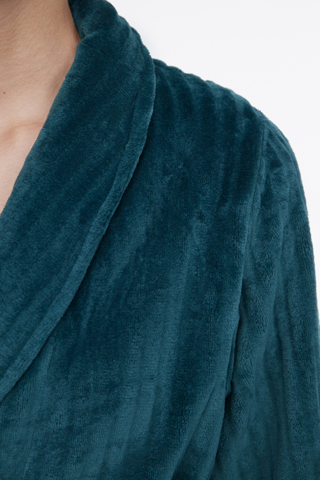 Халат с поясом домашний из мягкой велюровой ткани - цвет зеленый - 5