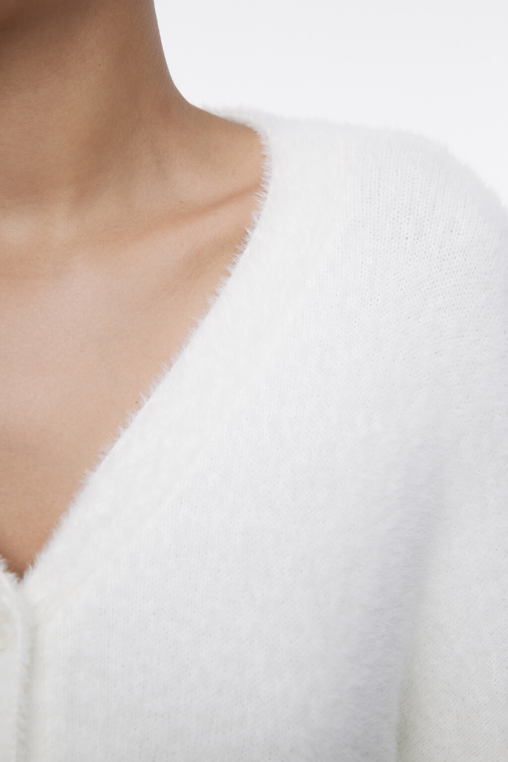 Кардиган oversize домашний из пушистой пряжи - цвет белый - 7