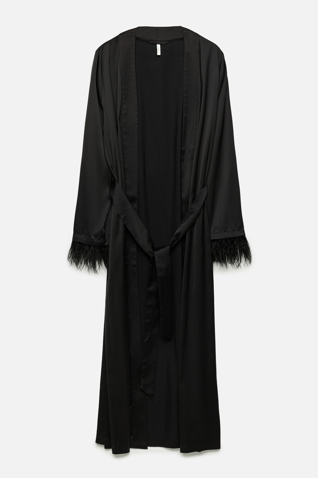 Халат из сатиновой ткани с перьями на рукавах - цвет черный - 8
