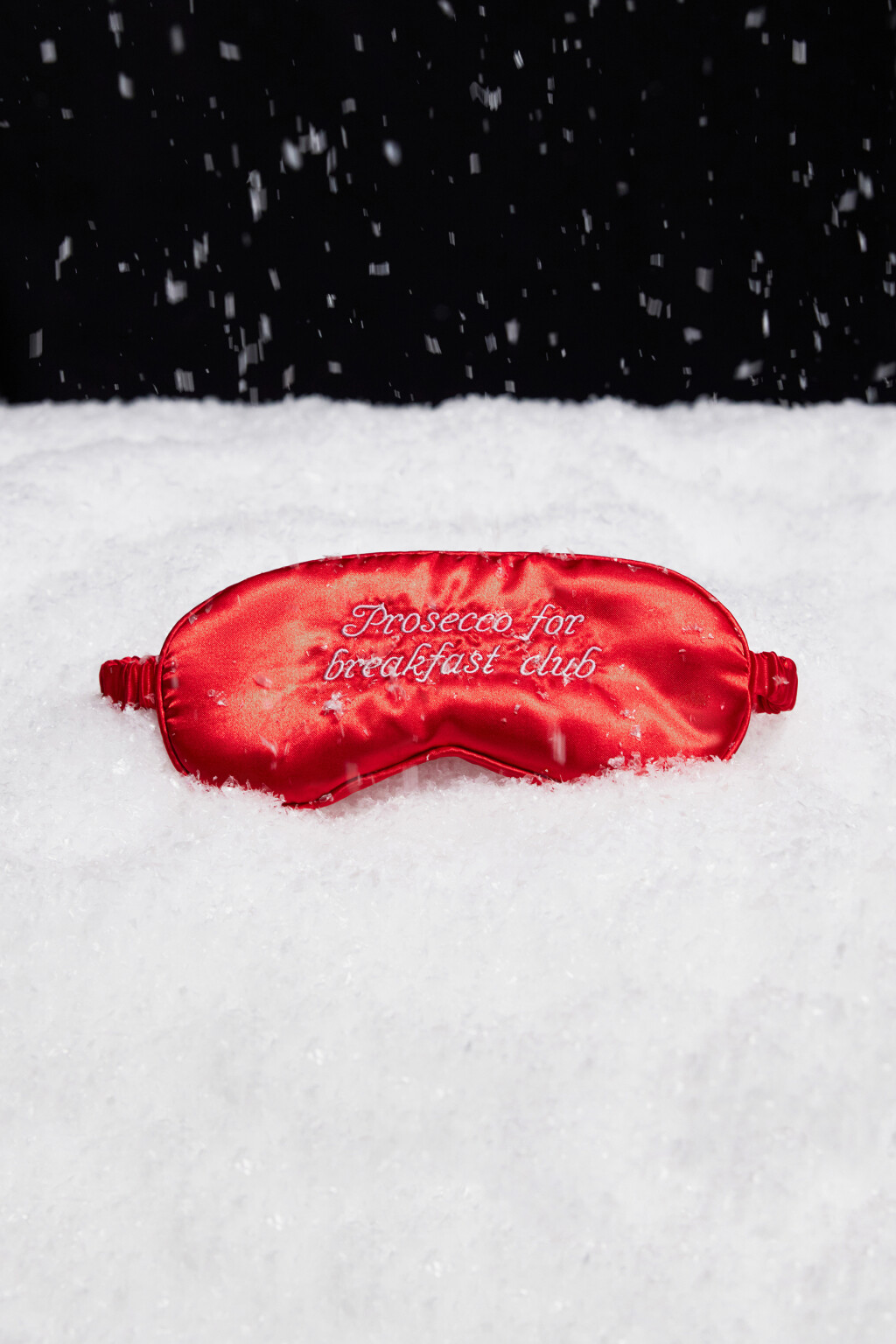 Маска для сна с вышитой надписью - цвет красный - 3