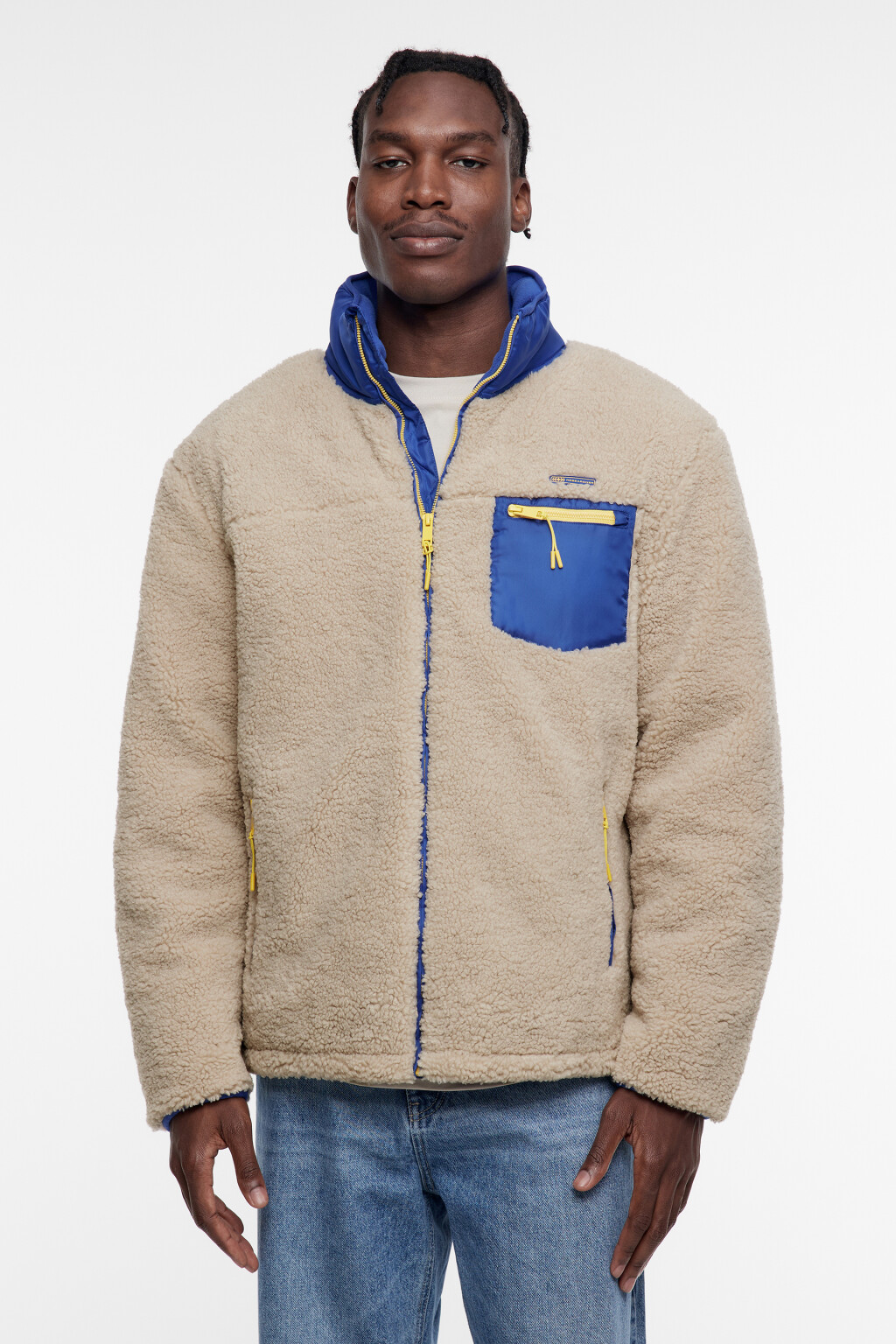 Куртка из искусственного меха утепленная с контрастными деталями - цвет бежевый - 3