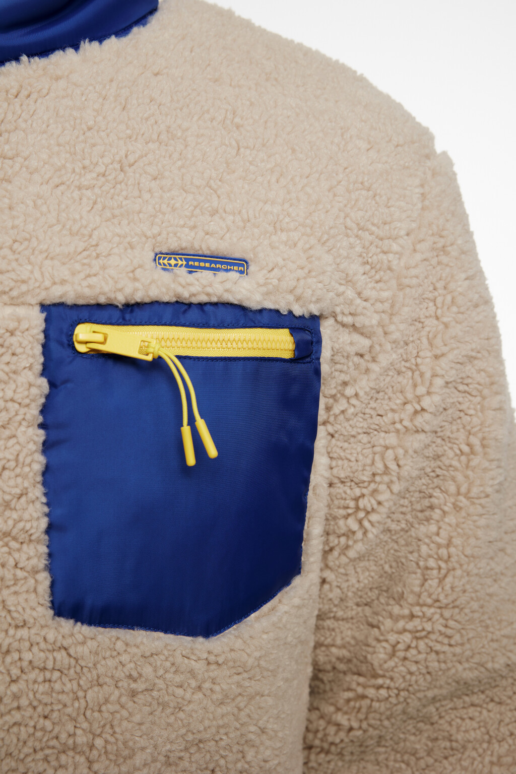 Куртка из искусственного меха утепленная с контрастными деталями - цвет бежевый - 7