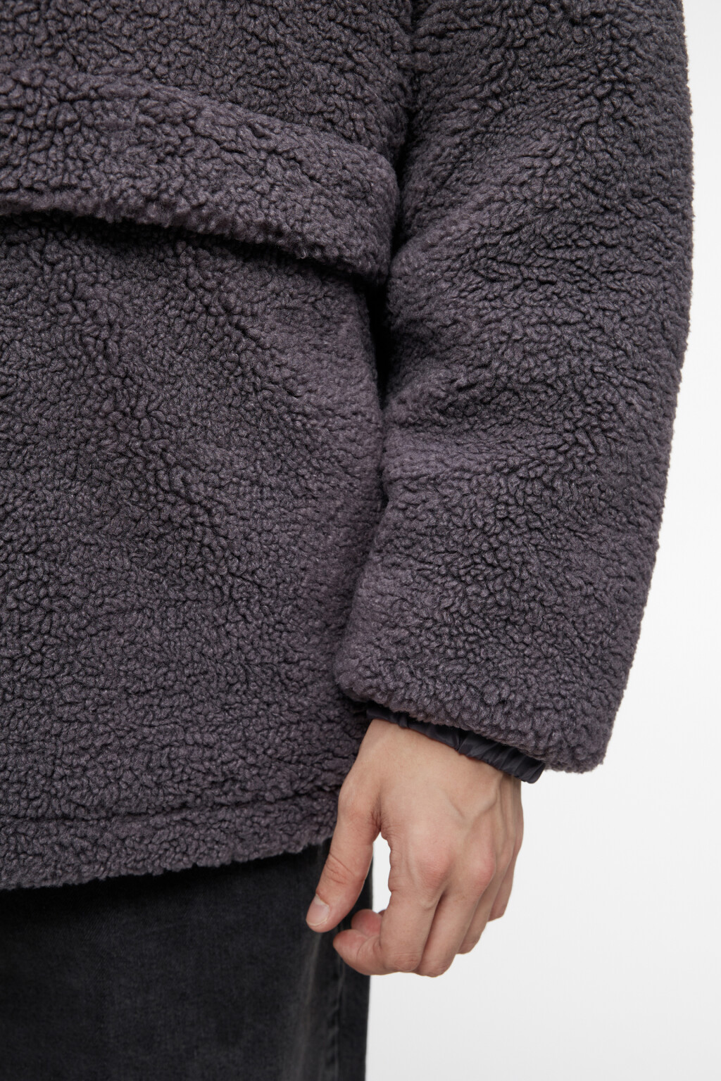 Куртка из искусственного меха короткая утепленная с капюшоном - цвет серый - 8