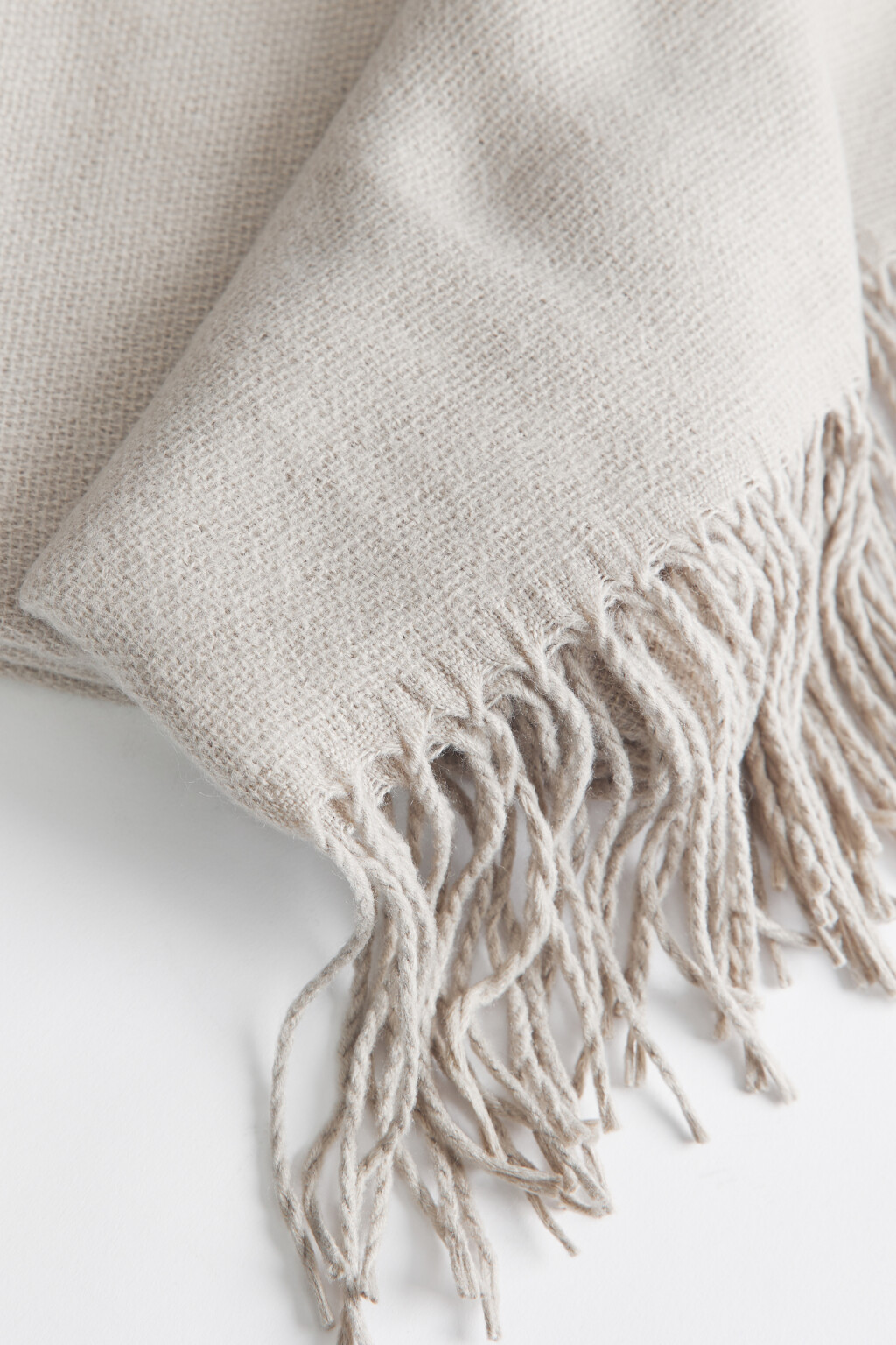 Шарф тонкий однотонный с длинной бахромой - цвет бежевый - 2