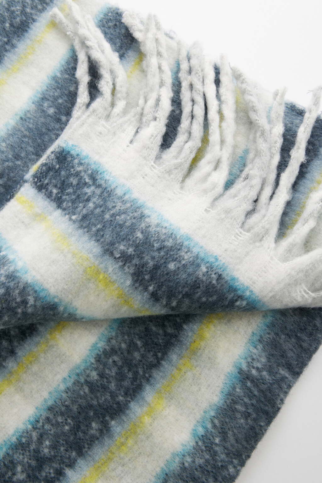 Шарф клетчатый пушистый с бахромой - цвет синий - 2