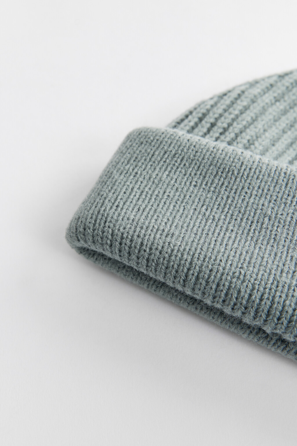 Шапка-бини вязаная короткая до ушей - цвет мятный - 4